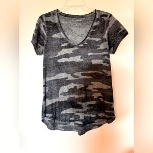 Lucky Gray Short Sleeve Camo Design T